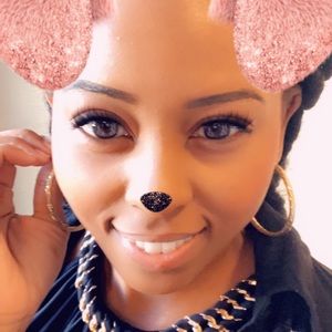 Meet your Posher, Crystal